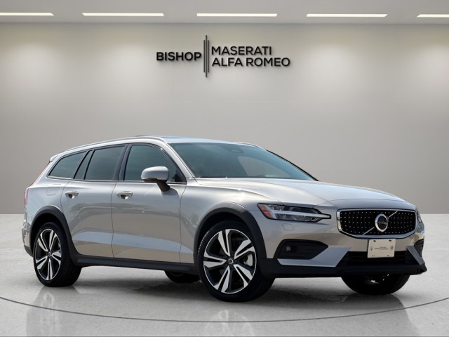 BUY VOLVO V60 CROSS COUNTRY 2025 B5 PLUS, Local Autos Online LLC